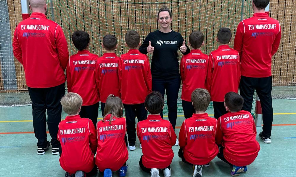 MAXprom - MAXprom ist Sponsor für Trainingsanzüge für Jugendfußballer des TSV Mainaschaff